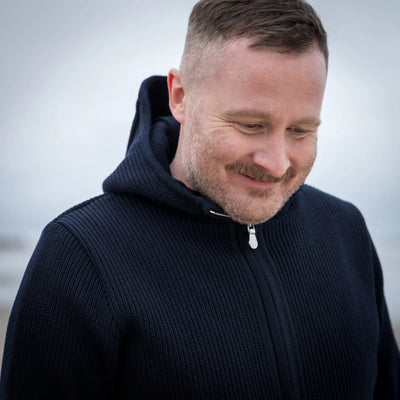 Jacke schwer mit Kapuze